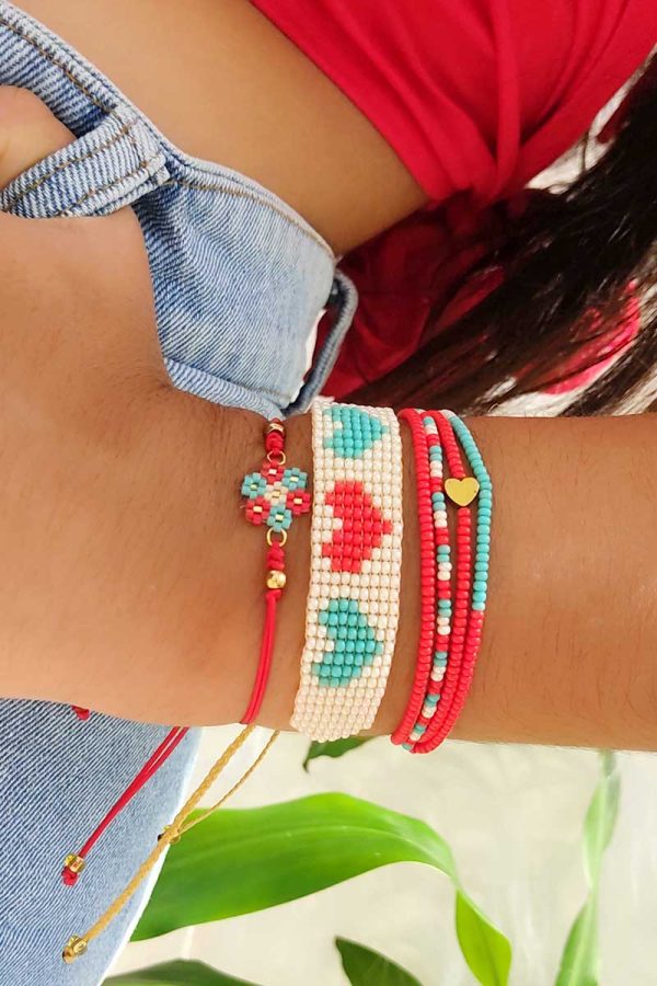 Set pulseras corazones rojo menta + pulsera flor